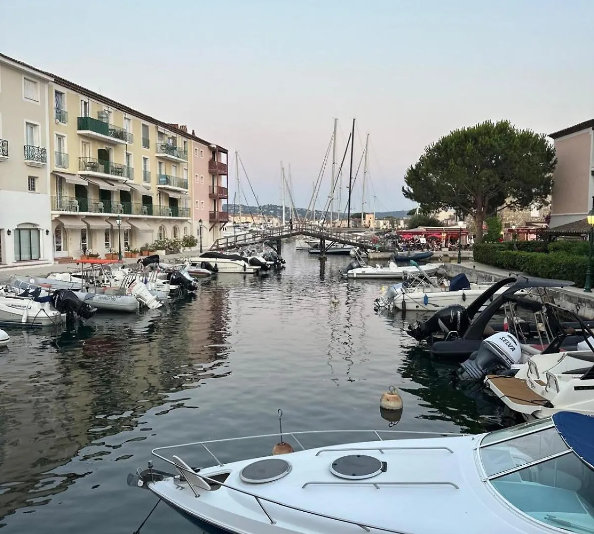 Studio Spray - Port-Grimaud 0*, Grimaud